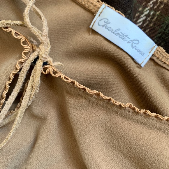 90s Bell Sleeve Keyhole Top - Picture 6 of 6